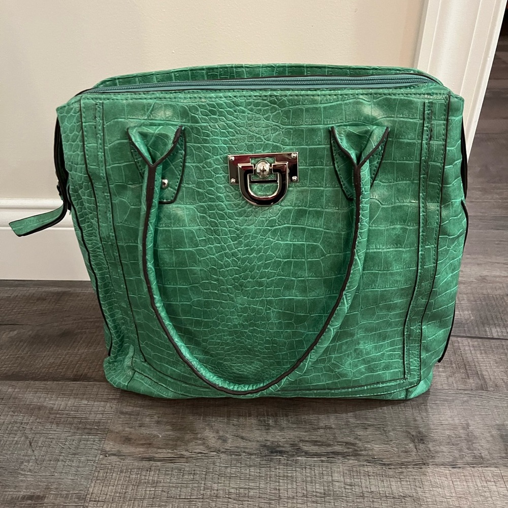 Cute green/mint croc bag